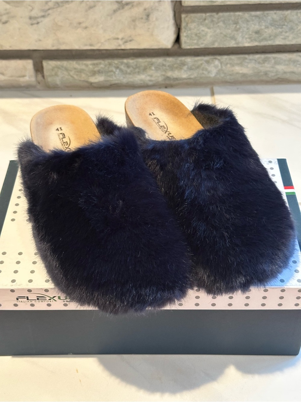 FLEXUS Italian Comfort Navy Faux Fur Platform Clog Slides Sandals Size 10
